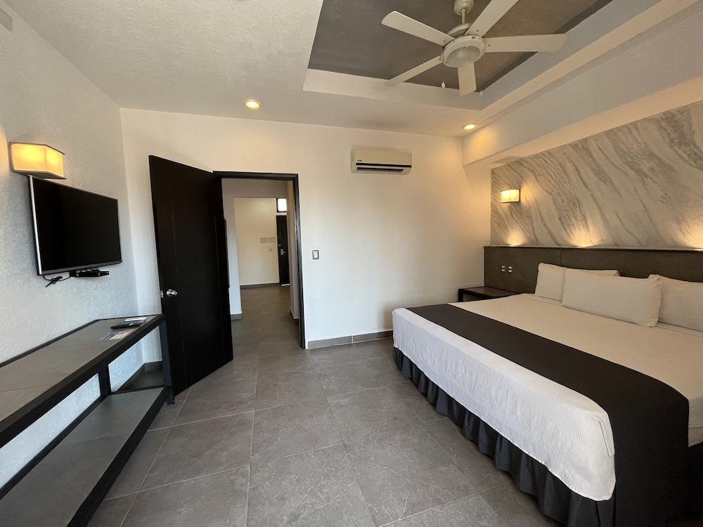 Hotel Mx Portal Maya Playa del Carmen Exterior photo